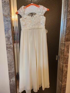 Ivory Floral Appliqué Girls' Formal Dress